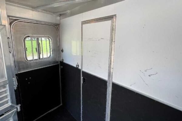 2006 Featherlite 8412LQ 4 Horse Trailer with 12' Short Wall - Image 12