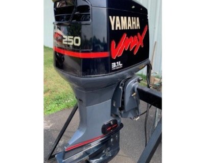 2003-yamaha-vx250tlrb-250-hp-v6-2-stroke-outboard.jpg