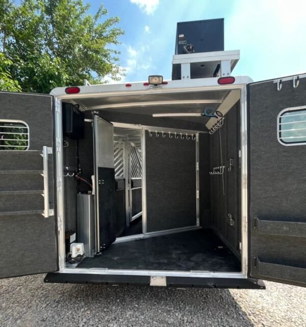 2005 Bloomer 4h Lq/Side Reverse Load/Full Rear Tack - Image 70