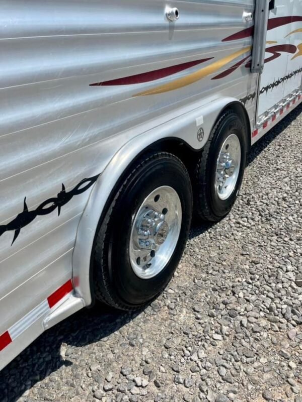 2005 Bloomer 4h Lq/Side Reverse Load/Full Rear Tack - Image 80