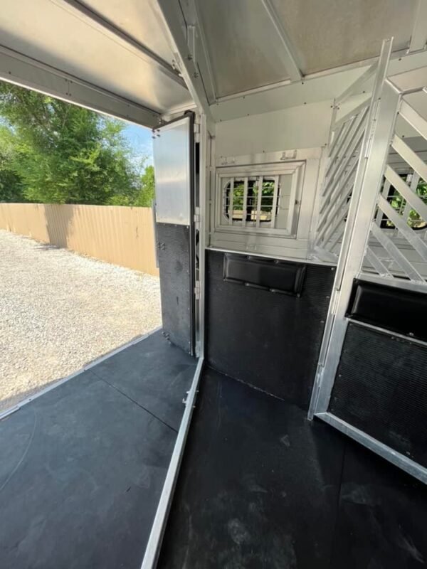 2005 Bloomer 4h Lq/Side Reverse Load/Full Rear Tack - Image 75