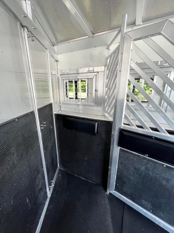 2005 Bloomer 4h Lq/Side Reverse Load/Full Rear Tack - Image 59