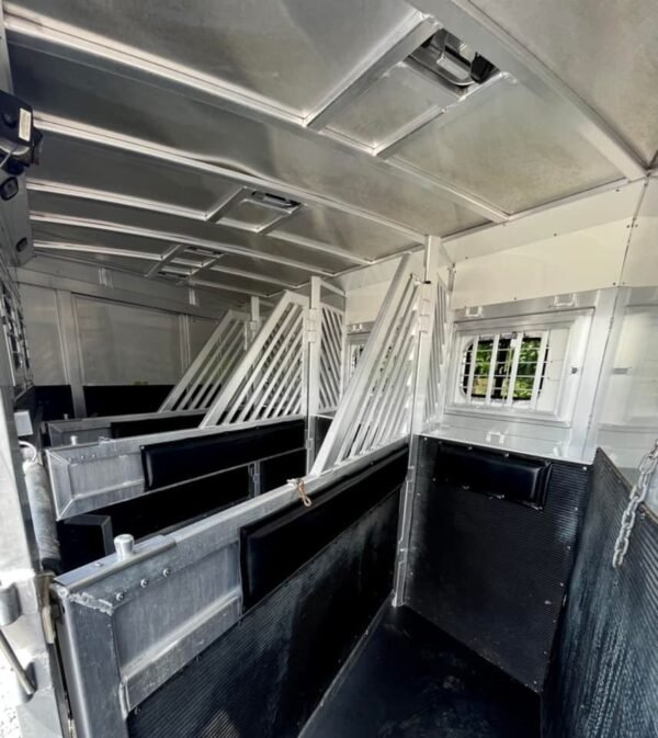 2005 Bloomer 4h Lq/Side Reverse Load/Full Rear Tack - Image 53