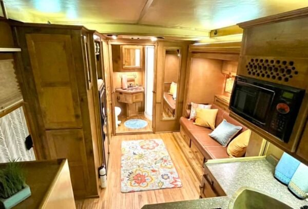 2005 Bloomer 4h Lq/Side Reverse Load/Full Rear Tack - Image 31