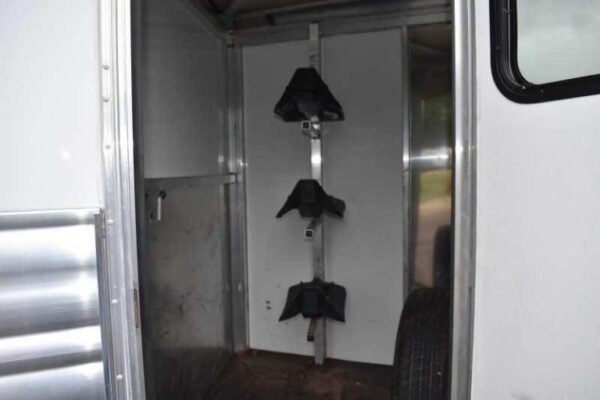 2012 CM 3HBP 3 Horse Trailer - Image 10