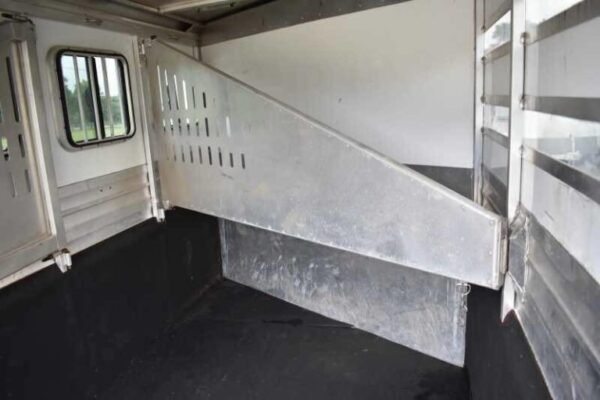 2012 CM 3HBP 3 Horse Trailer - Image 6