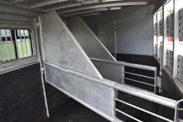 2018 Adam 7304GN 3 Horse Trailer - Image 11