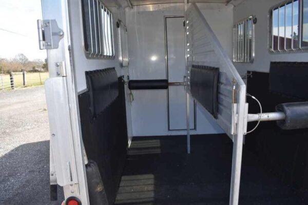 2005 Featherlite 2HST 2 Horse Trailer - Image 9