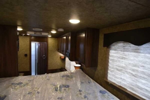2018 Lakota Charger LQ Stock Trailer with 9' Short Wall - Image 10