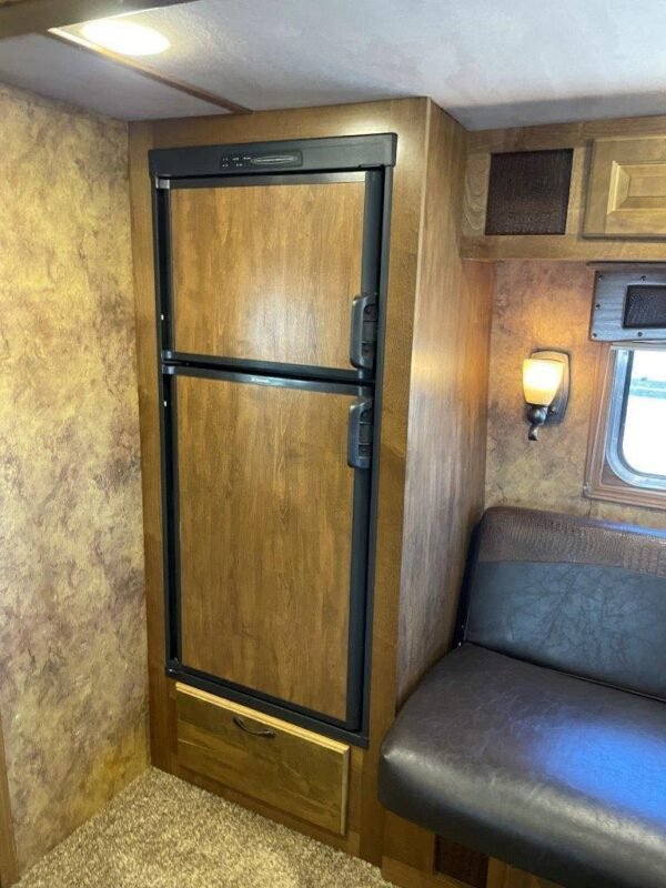 2015 Lakota Bighorn Edition 8414 4 Horse Trailer With Living Quarters “1 Slide” - Image 16