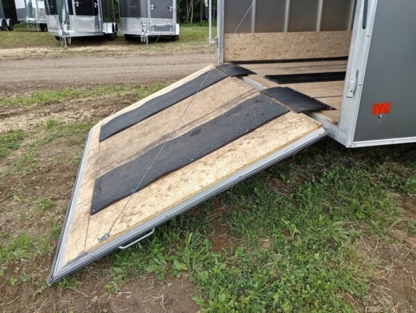2022 Sno Pro Trailers 101×12 Aluminum Hybrid 2.0 w/Tapered Ramp, Mats & Guides - Image 12