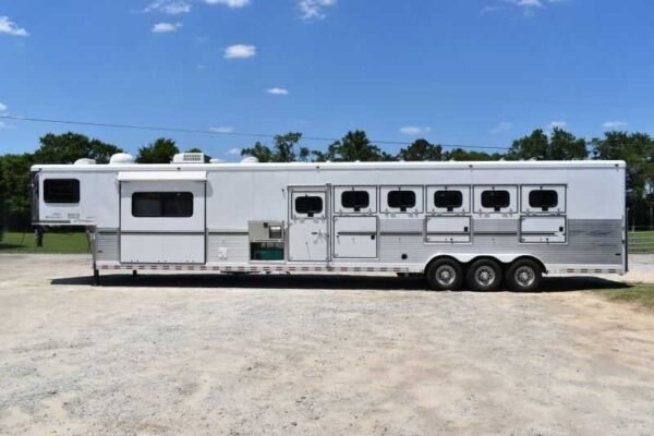 2005 Sundowner Sunlite  6LQ Horse Trailer with 11' Short Wall 725 Grand Sierra 8612GLQ MidTack
