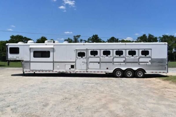 2005 Sundowner Sunlite  6LQ Horse Trailer with 11' Short Wall 725 Grand Sierra 8612GLQ MidTack - Image 5