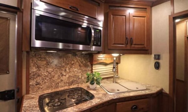 2019 Lakota Bighorn 6 Horse Side Load Trailer - Image 25