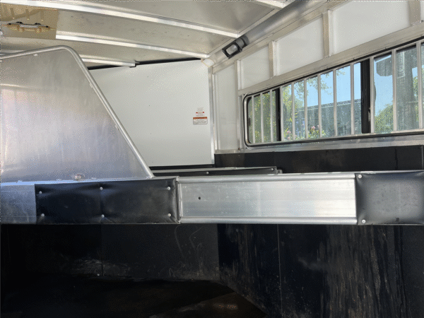 2013 Sundowner Trailers Sportman 3 Horse Triler - Image 4